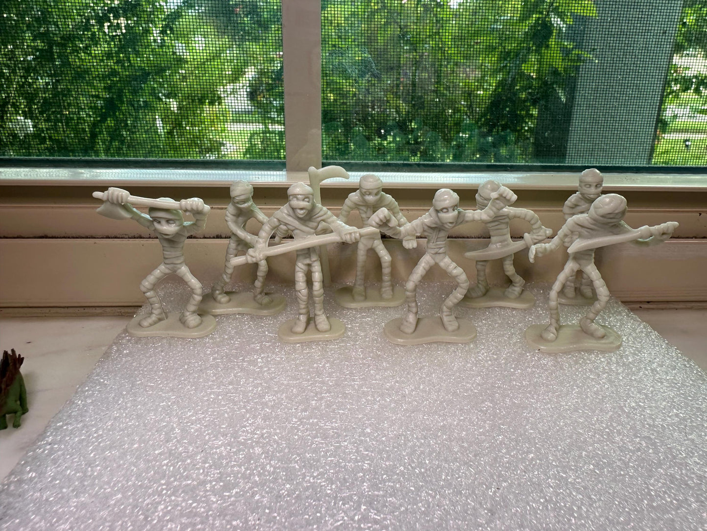 Mummy Army Miniatures | Spooky Figurines for Terrariums, Fairy Gardens, Halloween Décor & Collectible Displays
